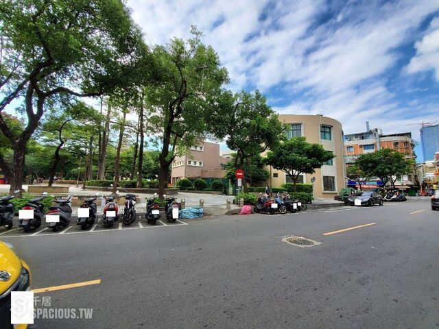 Xinzhuang - No. XX, Lane 142, Fushou Street, Xinzhuang District, New Taipei City, Taiwan 242 01