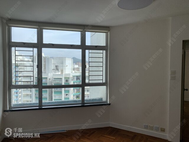 Ap Lei Chau - South Horizons Phase 2 Yee King Court (Block 8) 01