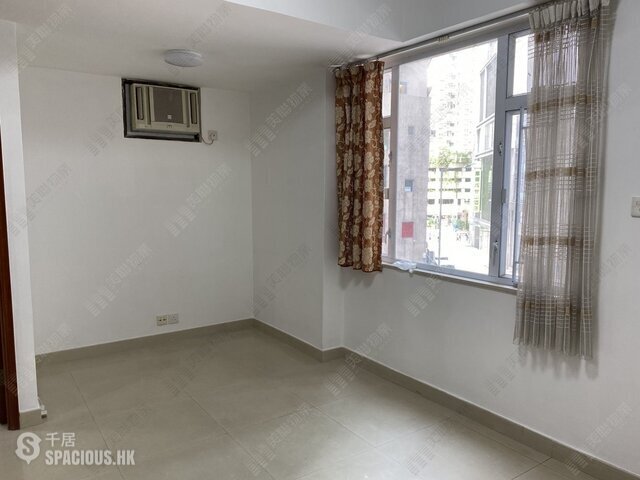 Causeway Bay - Kin Ga Building 01