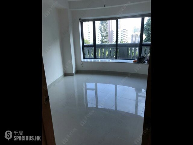 Cheung Sha Wan - Villa Carlton 01