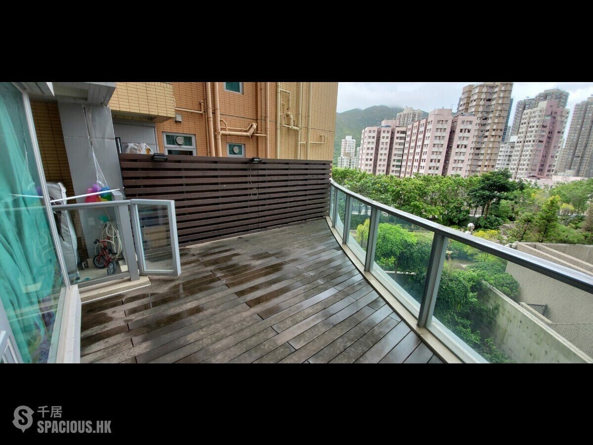 Tuen Mun - Century Gateway 01