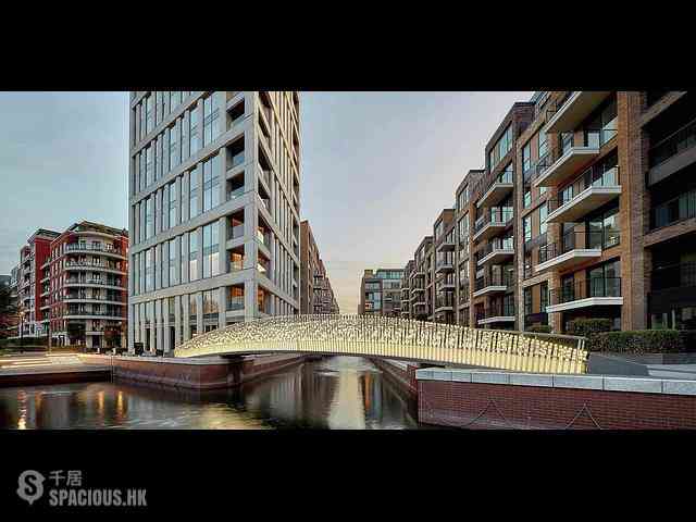 City of London - Chelsea Creek 01