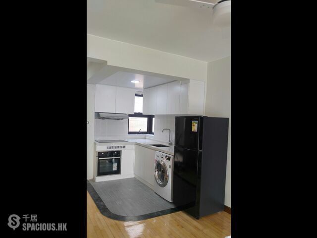 Peng Chau - Sea Crest Villa 01