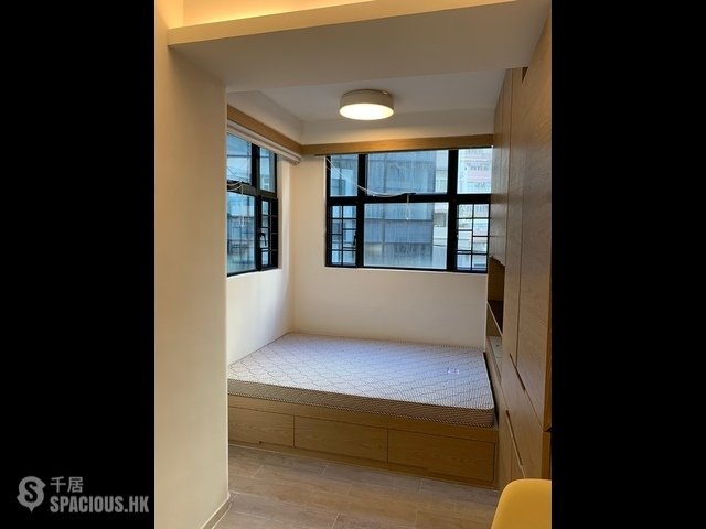 Sheung Wan - 69, Bonham Strand 01