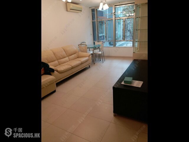 Shau Kei Wan - Tung Chun Court 01