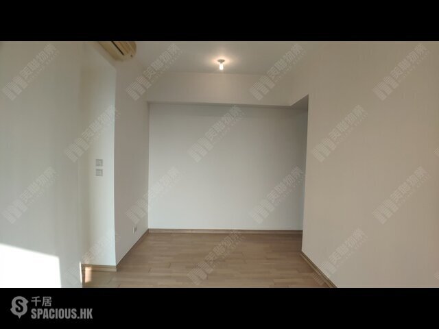 Sheung Shui - 8, Royal Green 01