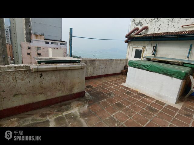 Sai Ying Pun - Lap Poon Building 01