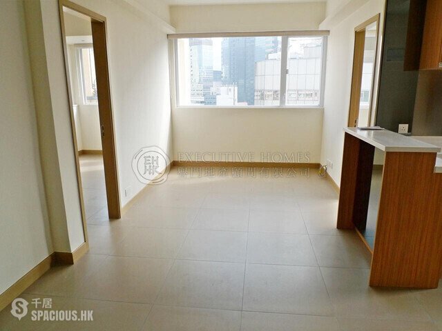 Yau Ma Tei - Yee On Building 01