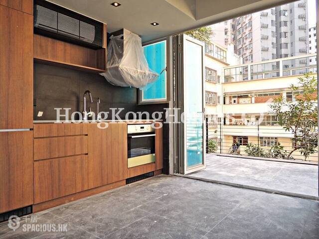 Central - 4, Shin Hing Street 01