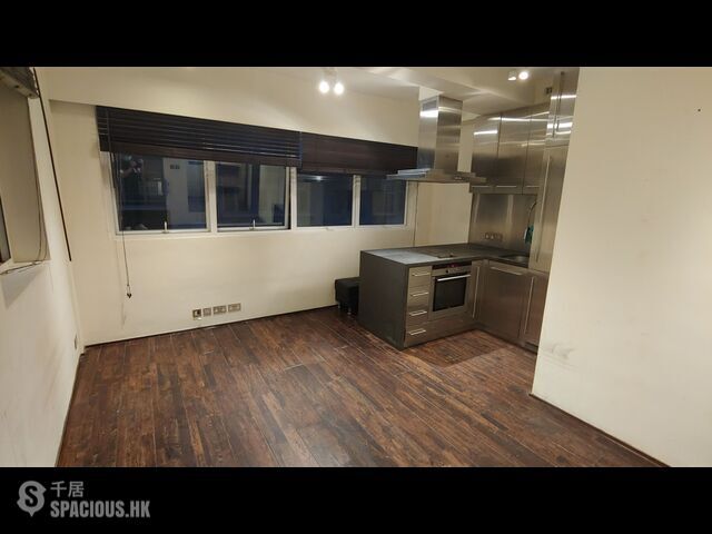 Soho - 39, Staunton Street 01