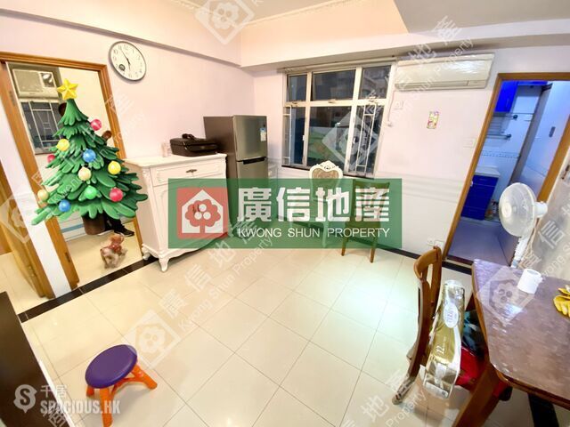 Mong Kok - Wing Cheong Building 01