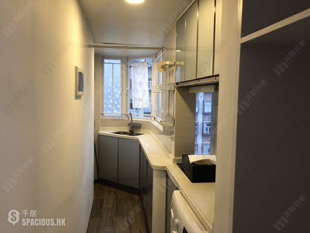 Shau Kei Wan - Ka Fook Building 01
