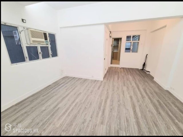 Sai Ying Pun - 203-205, Des Voeux Road West 01