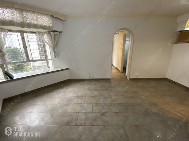 Tin Shui Wai - Kingswood Villas Phase 5 Lynwood Court 01