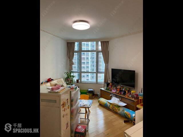 Ap Lei Chau - South Horizons Phase 3 Mei Ka Court (Block 23A) 01