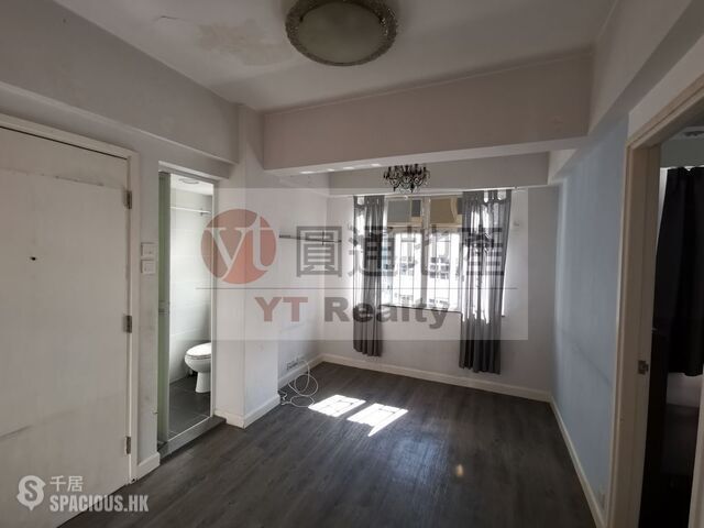 Sai Ying Pun - Lap Poon Building 01