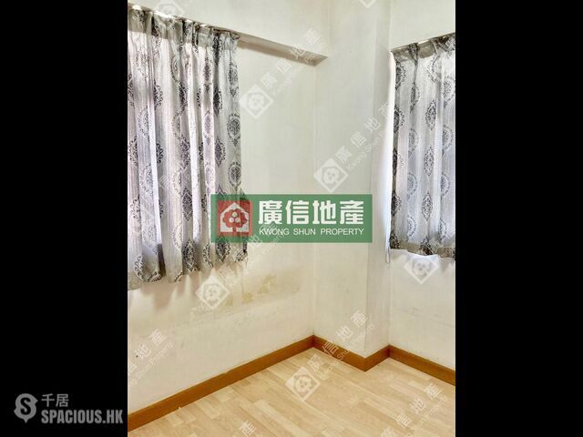 Mong Kok - Kam Wah Building 01