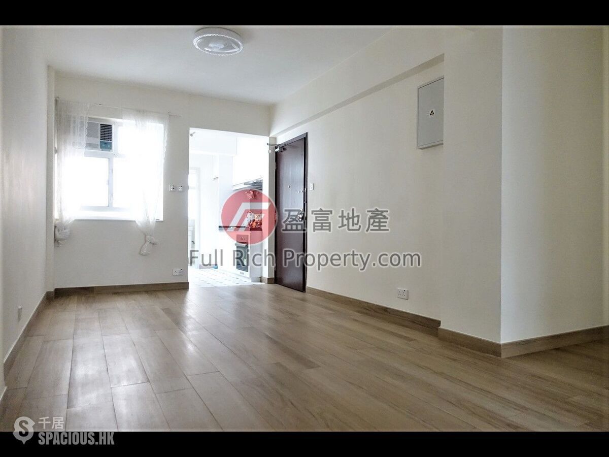 Wan Chai - 100-102, Thomson Road 01