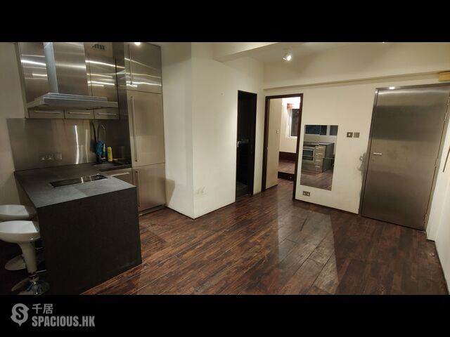Soho - 39, Staunton Street 01