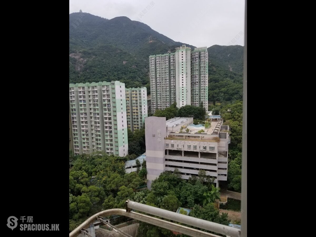 Shau Kei Wan - Hong Wah Mansion 01