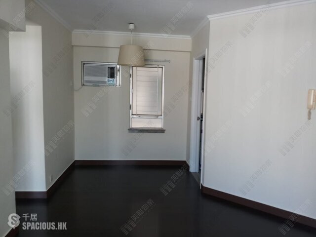 Tin Shui Wai - Kingswood Villas Phase 5 Lynwood Court 01