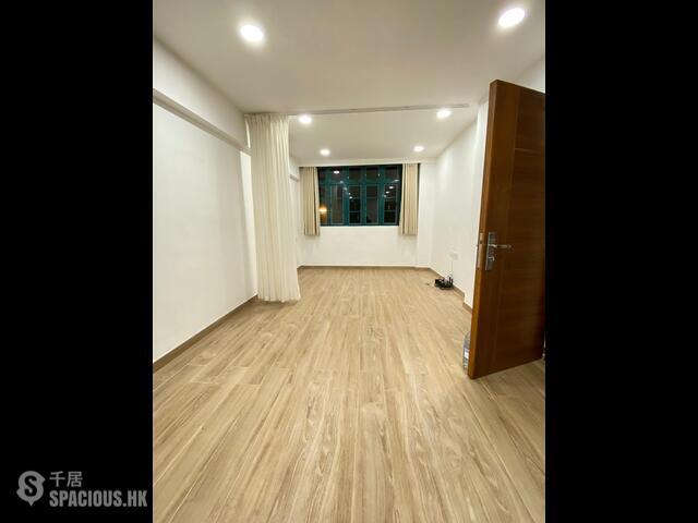 Soho - 4 Wing Lee Street 01