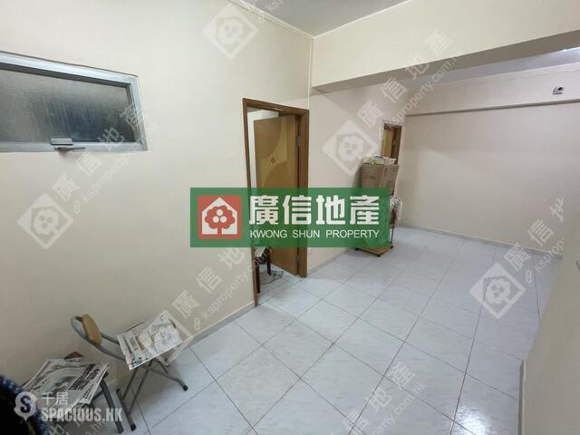 Mong Kok - Man Tak Building 01