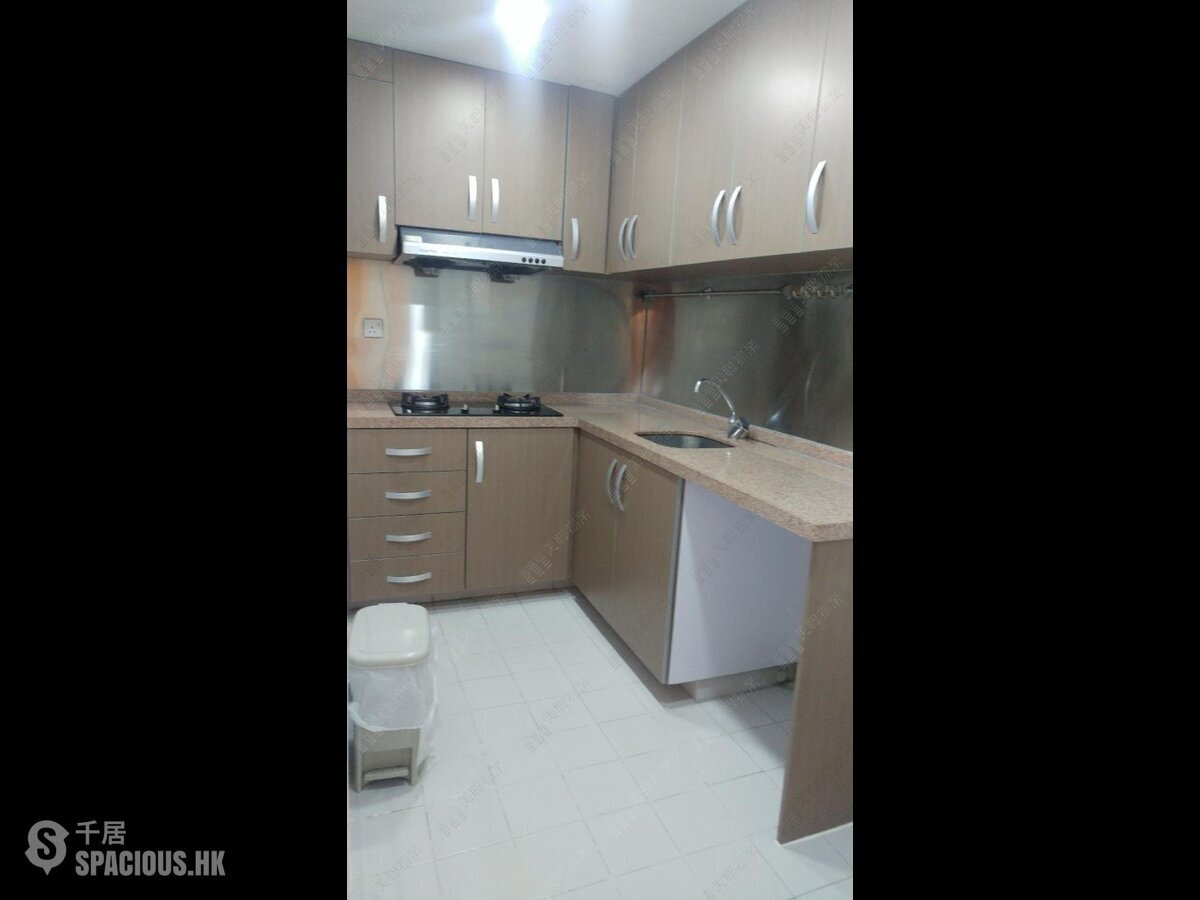 Ap Lei Chau - South Horizons Phase 2 Yee Mei Court (Block 7) 01