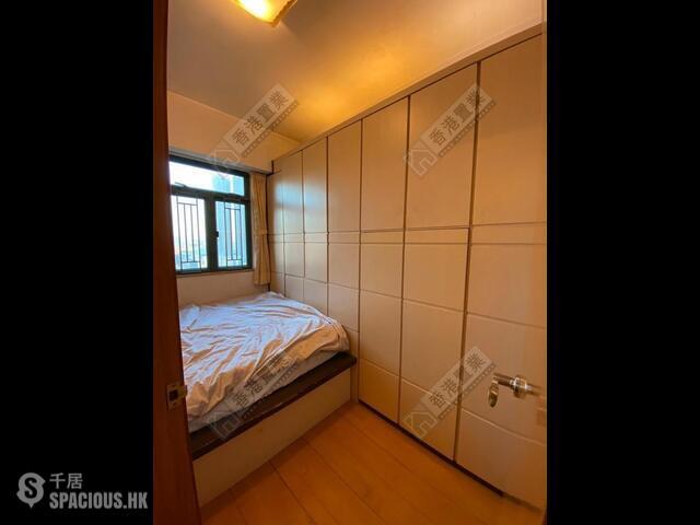 To Kwa Wan - Kingsgate 01