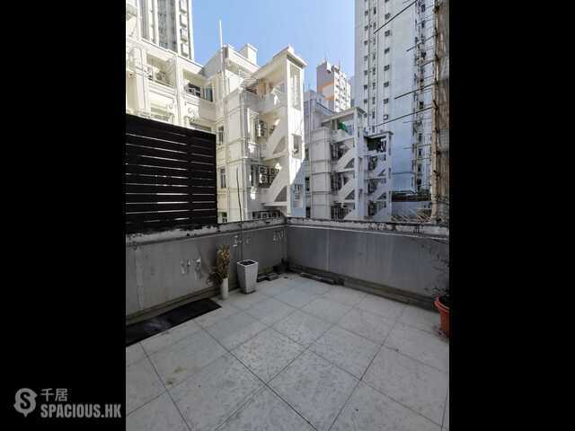 Mong Kok - New Man Lee Building 01