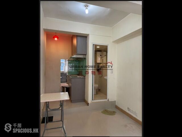 Causeway Bay - 13-15, Tsing Fung Street 01
