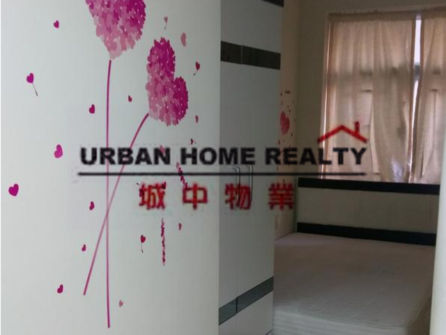 Causeway Bay - 20, Russell Street 01