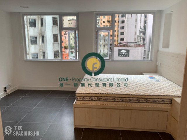 Sai Ying Pun - 105-107, High Street 01