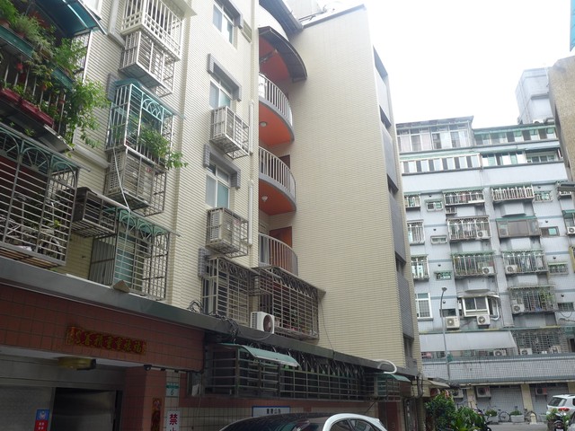 Xinyi - No. X, Alley 53, Lane 600, Wuxing St, Xinyi District, Taipei City, Taiwan 110 01