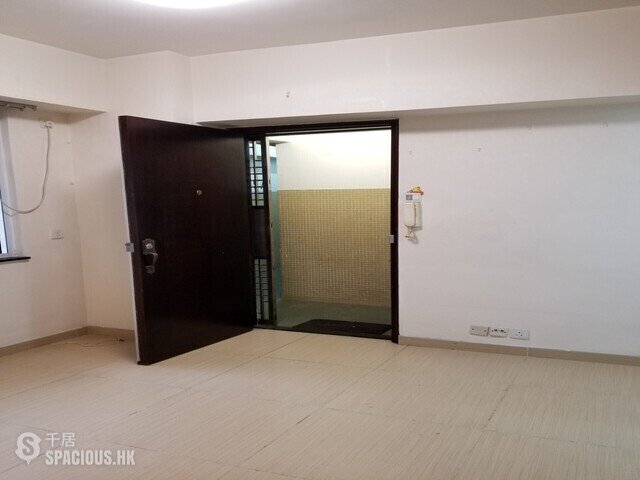Mong Kok - Tung Yu Building 01