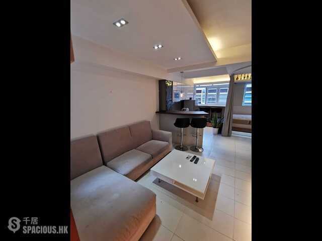 Sai Ying Pun - 18, Second Street 01