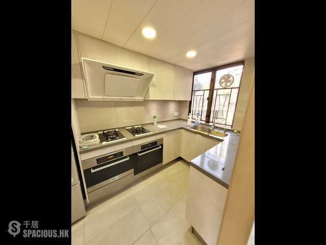 Beacon Hill - Manhattan Court 01