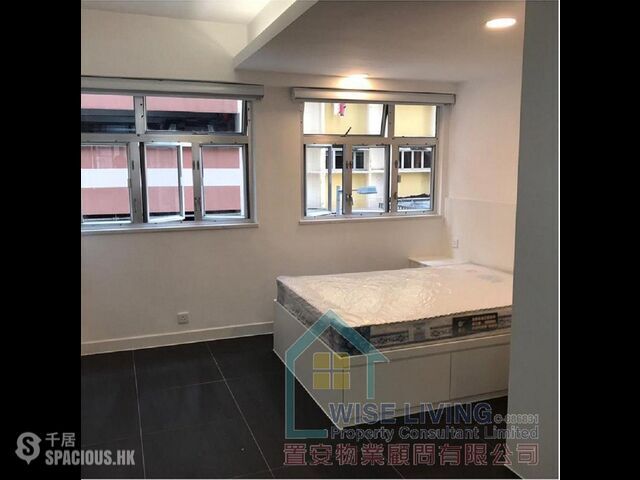 Sai Ying Pun - 105-107, High Street 01