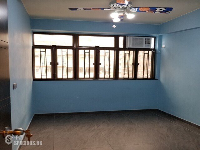 Mong Kok - Lung Fai House 01