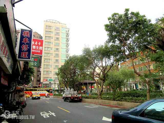 Songshan - No. X, Lane 106, Section 3, Bade Rd, Songshan District, Taipei City, Taiwan 105 04