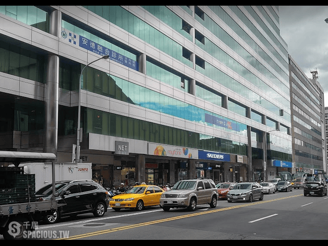 Songshan - Section 1, Dunhua S Rd & Section 3, Bade Rd, Songshan District, Taipei City, Taiwan 105 02