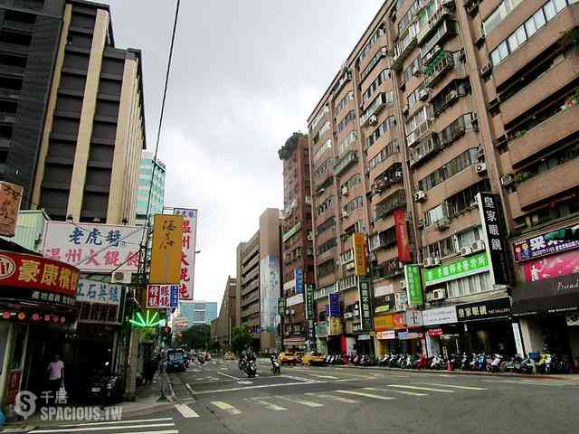 Songshan - No. XX, Section 3, Bade Rd, Songshan District, Taipei City, Taiwan 105 04