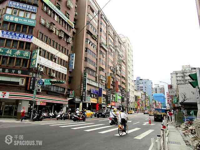 Songshan - No. XX, Section 3, Bade Rd, Songshan District, Taipei City, Taiwan 105 07