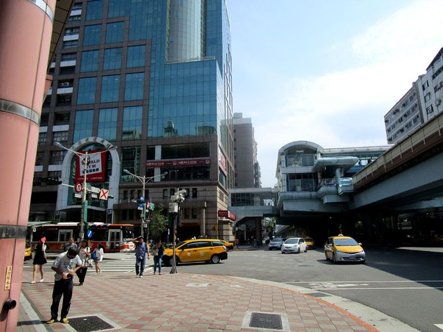 Daan - No. XXX, Section 3, Xinyi Rd, Da’an District, Taipei City, Taiwan 106 01