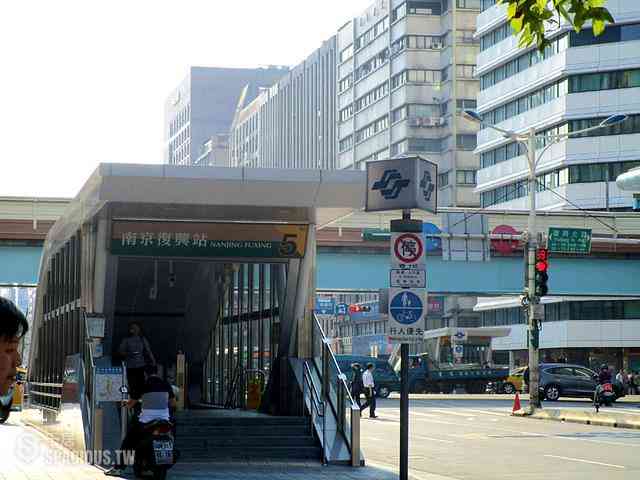 Songshan - No. XXX, Section 3, Nanjing E Rd, Songshan District, Taipei City, Taiwan 105 05