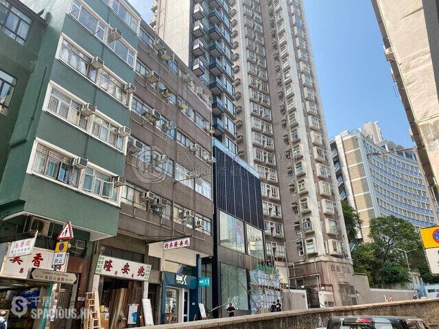 Sai Ying Pun - 114, Queen's Road West 01