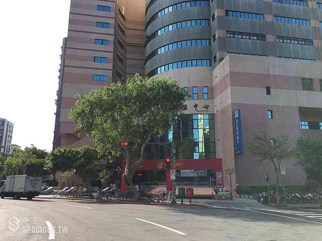Songshan - No. XXX, Section 5, Minsheng East Road, Songshan District, Taipei City, Taiwan 105 05