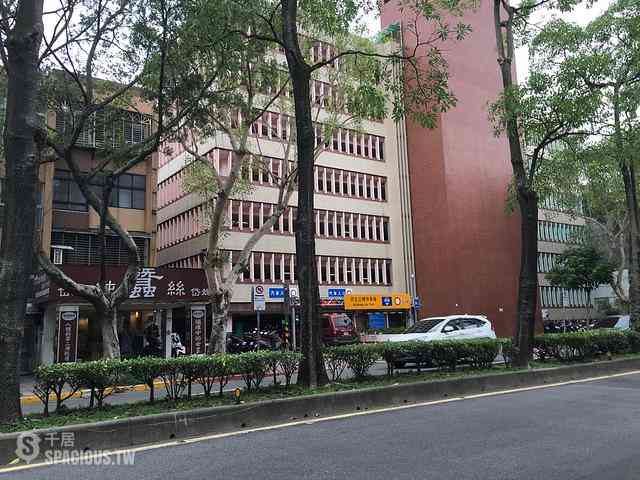Songshan - No. XX, Section 5, Minsheng East Road, Songshan District, Taipei City, Taiwan 105 03
