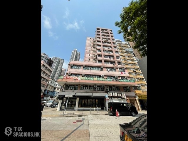 Cheung Sha Wan - Easey Building 01