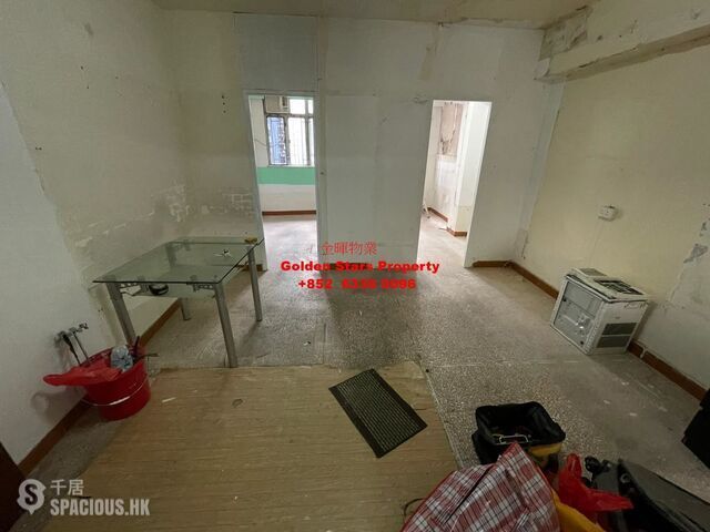 Sai Ying Pun - 372-374, Queen's Road West 01